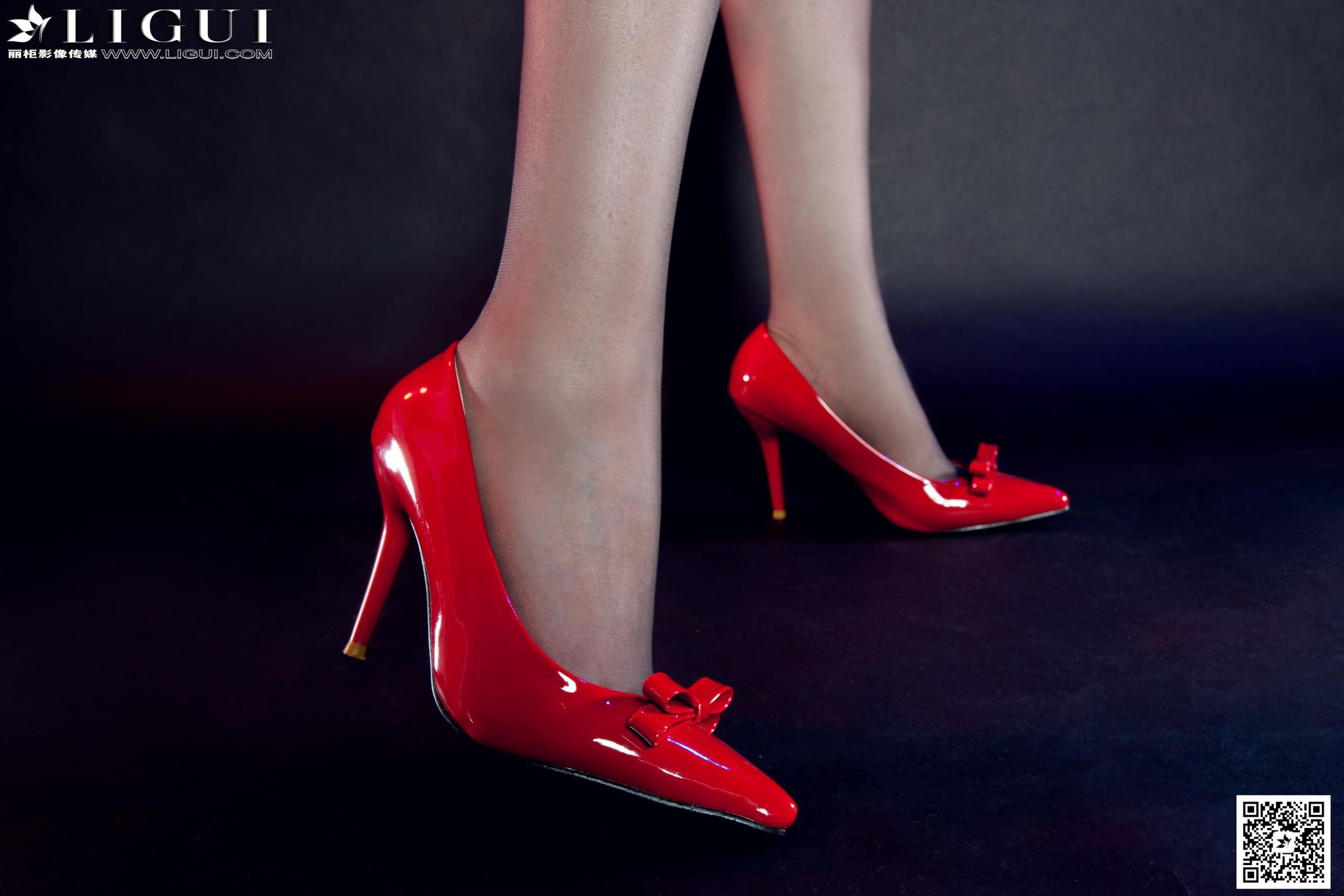 [丽柜LiGui] Model AMY《红高跟短发灰丝女郎》美腿玉足写真图片 