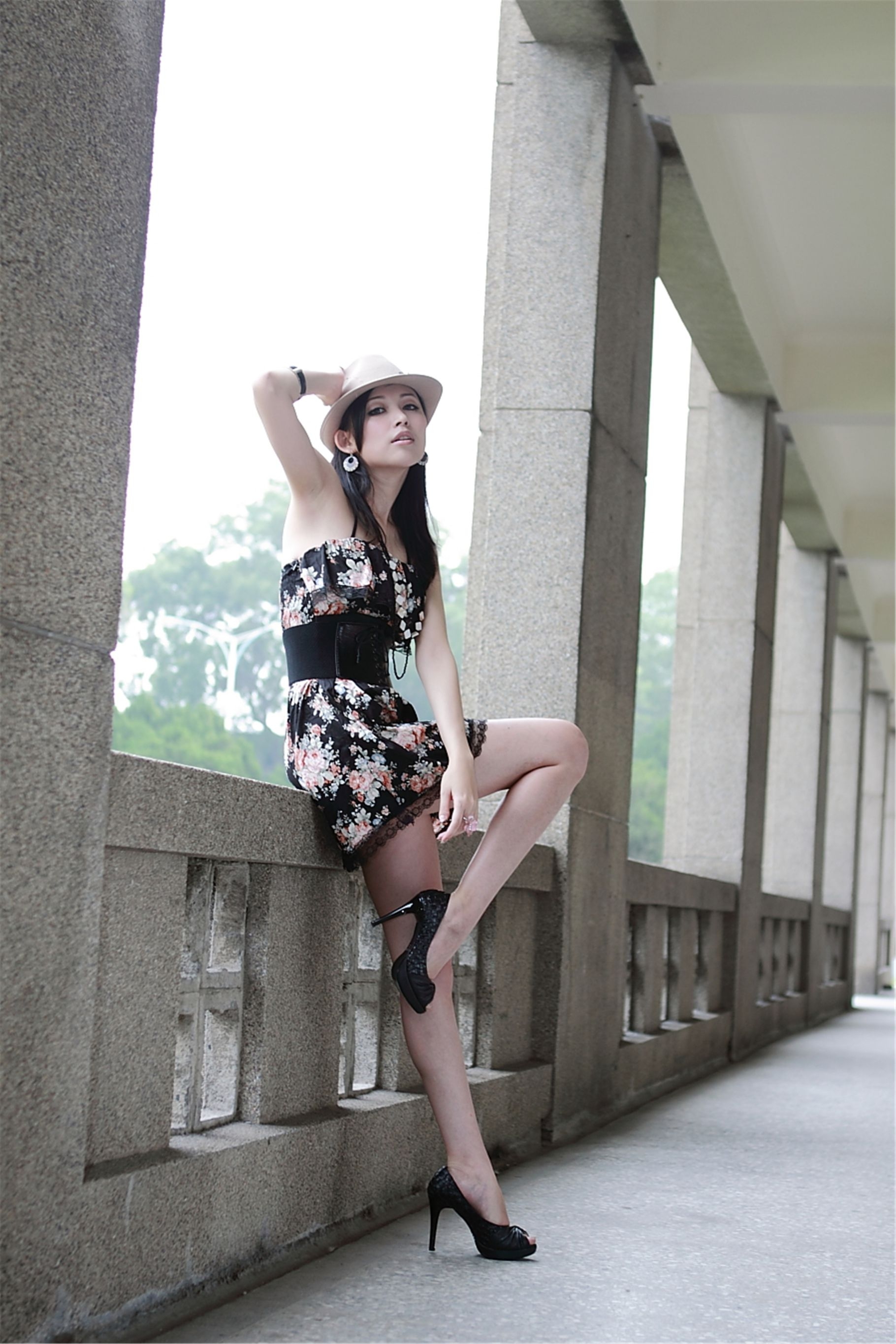 台湾模特Avy杜可薇《时尚连衣裙街拍》 