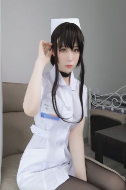 [萝莉COS] 白银 - 长发小护士 