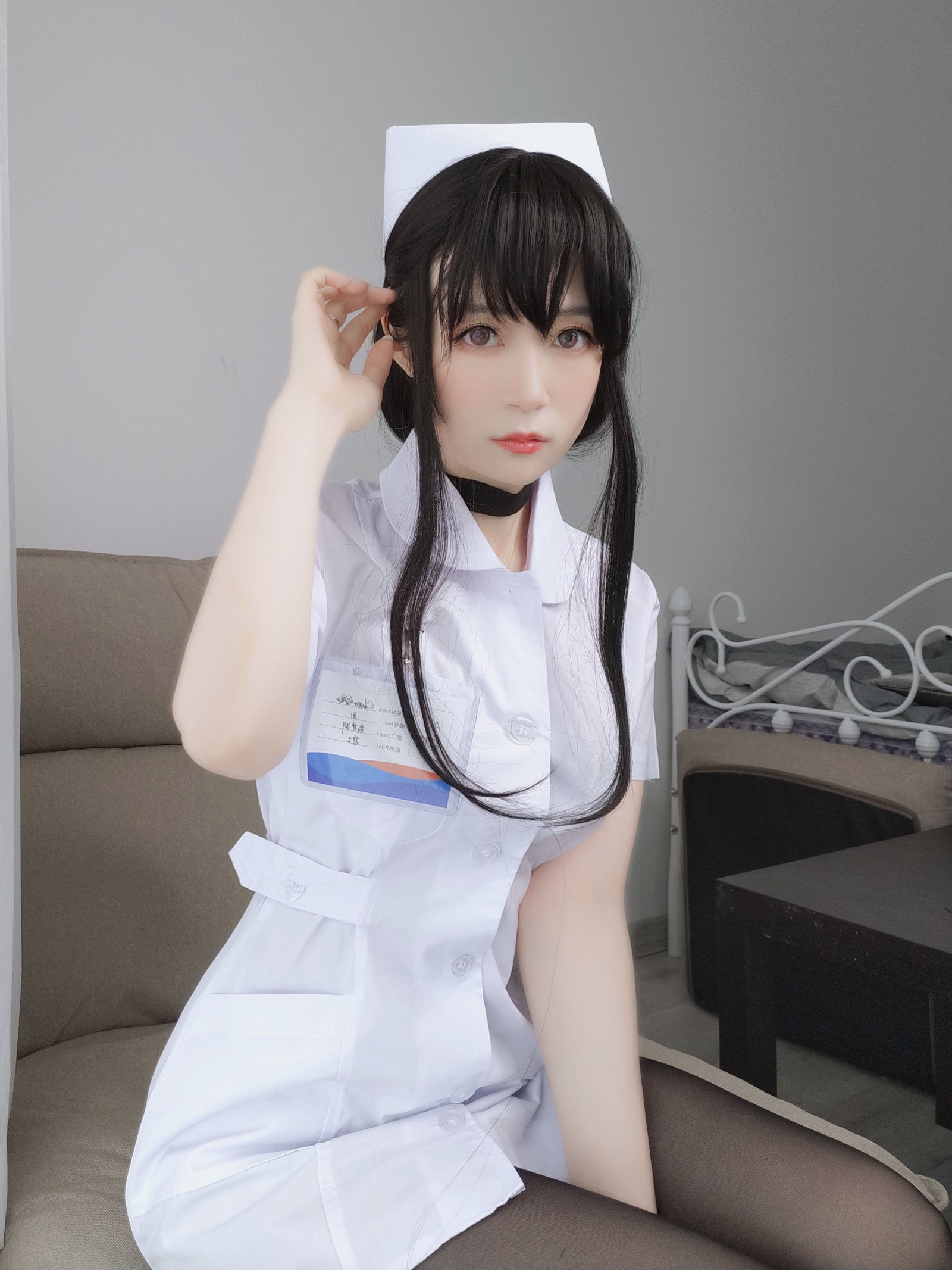 [萝莉COS] 白银 - 长发小护士  第-1张