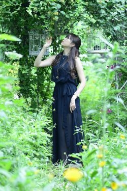 [韩国美女] 李恩慧 - 黑色优雅长裙外拍 