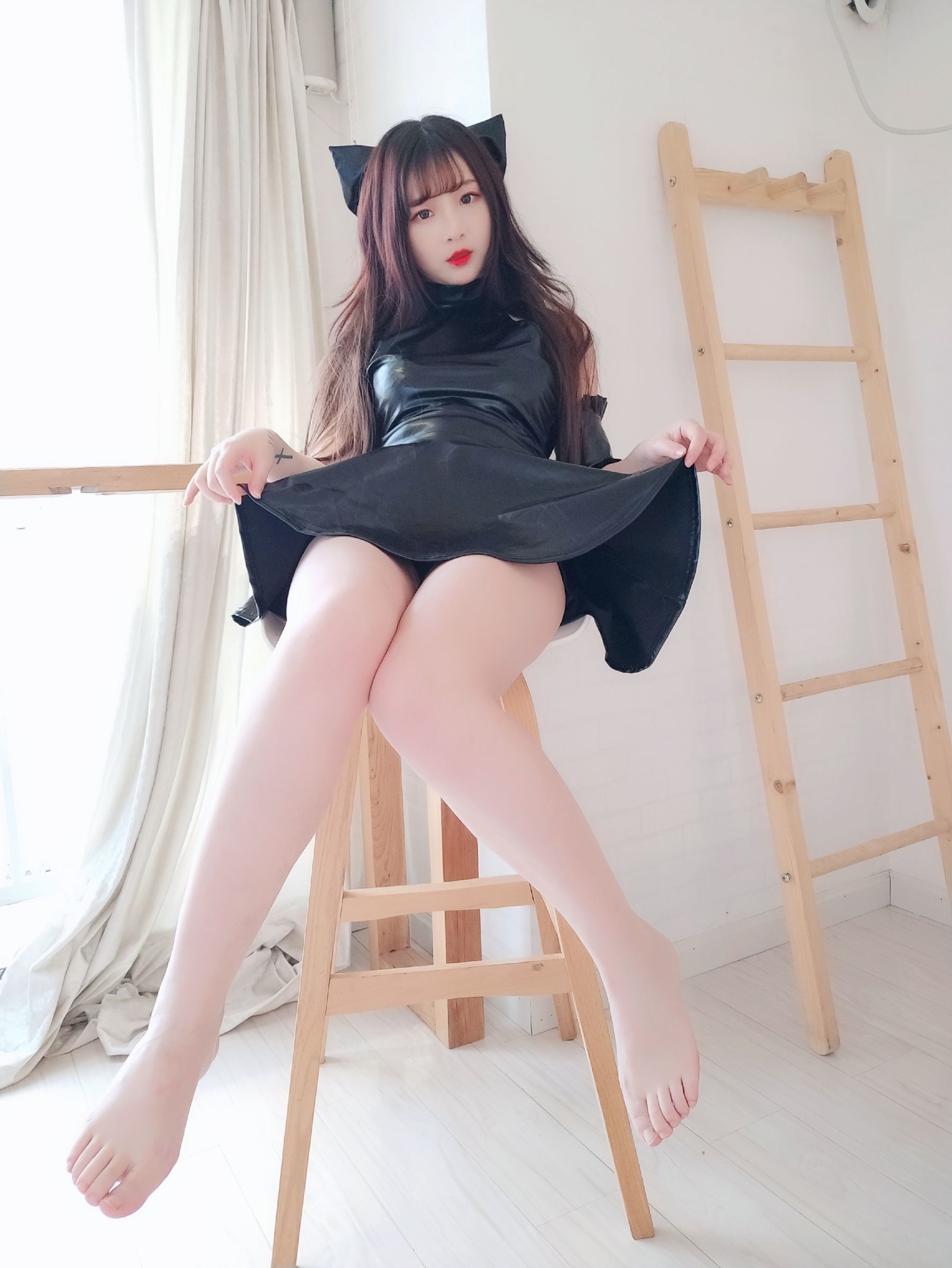 [COS福利] 二次元美女古川kagura - 黑亮连衣裙  第0张